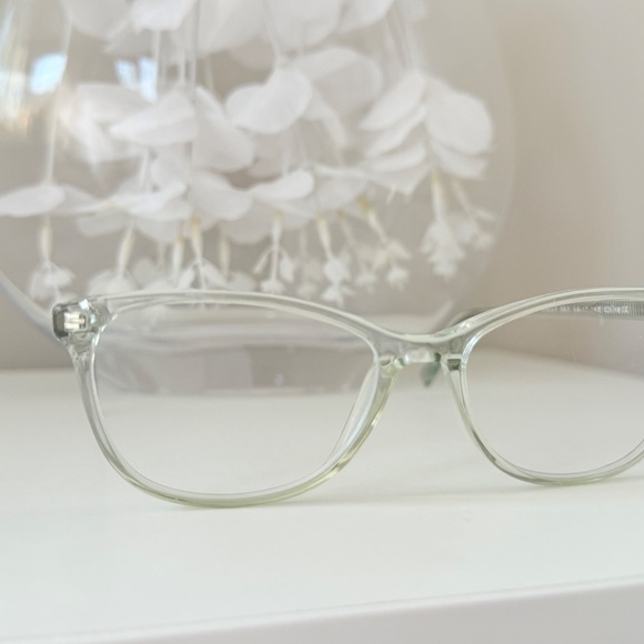 Warby Parker Daisy +2 Readers in Crystal (Medium) - Picture 4 of 6
